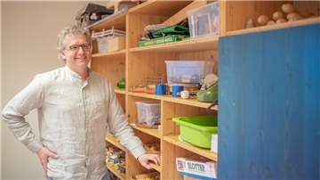 Die Beratungsstelle für Kinder, Jugendliche und Eltern des Landkreis Cuxhaven begeht ihr 50-jähriges Bestehen. Markus Föhl hat schon vielen jungen Menschen geholfen. Foto: Hartmann