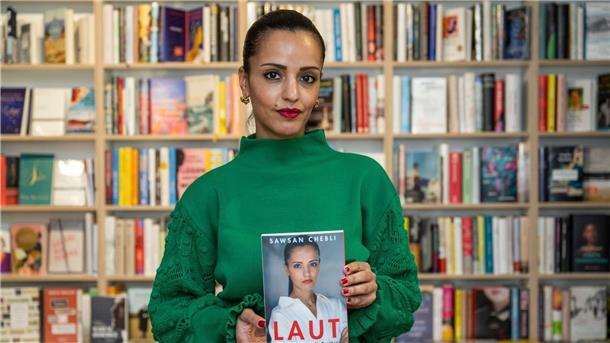 SPD-Politikerin Chebli schreibt über Hate Speech Die Berliner SPD-Politikerin Sawsan Chebli wünscht sich mehr Zivilcourage im Kampf gegen Hasskommentare im Netz.