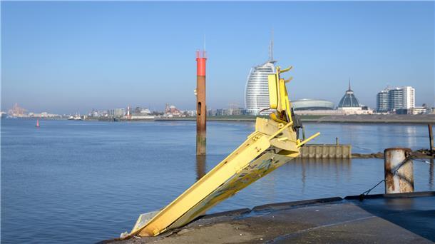 Nach Unfall an der Südmole Bremerhaven fällen Gutachter ihr Urteil Die Beschädigungen an der Mole.