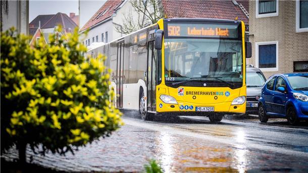 Tarifabschluss bei BremerhavenBus – Entgelte künftig an den TVÖD gekoppelt Symbolfoto Nahverkehr Bremerhaven: Bremerhavenbus im Stadtgebiet Lehe. Foto: Hartmann