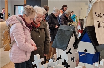 Die Besucherinnen und Besucher genossen es, durch die Halle zu stöbern und die vielfältigen Angebote in Augenschein zu nehmen. 