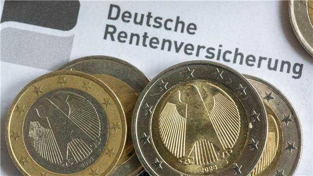 Rente, Cannabis, Getränkedeckel: Das ändert sich im Juli Die Bezüge der Rentnerinnen und Rentner in Deutschland steigen um 4,57 Prozent.