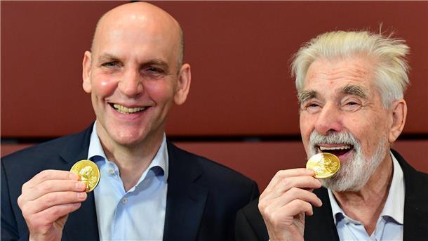 Große Preise, große Namen - Die Nobelpreis-Saison beginnt Die bislang letzten deutschen Nobelpreisträger: der Chemiker Benjamin List und der Physiker Klaus Hasselmann. (Archivbild)