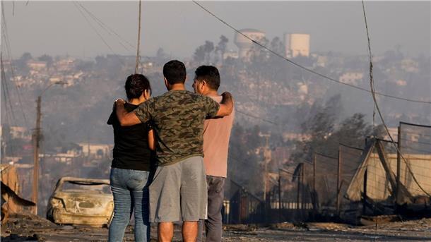 Zahl der Toten bei Waldbränden in Chile steigt auf 112 Die Brände haben auch die Stadt Viña del Mar heimgesucht.