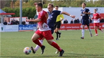SV Brake gegen TuS Obenstrohe in der Fußball-Bezirksliga