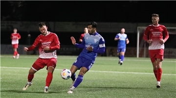 SV Brake gegen Wilhelmshavener SC Frisia in der Fußball-Bezirksliga