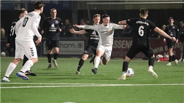 Der SV Brake spielt in der Fußball-Bezirksliga gegen GVO Oldenburg.