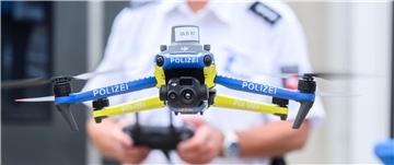 Oberbürgermeister Grantz fordert Drohnen für Bremerhavener Polizei Die Bremerhavener Feuerwehr verfügt über Drohnen, die Bremerhavener Polizei bislang nicht.