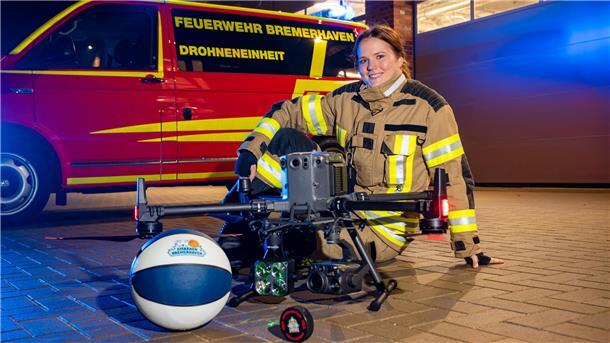 Mit der Feuerwehr ging es los: Eine junge Bremerhavenerin und drei Ehrenämter Lynn Kotzerke