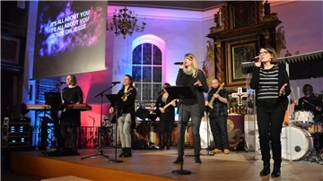Die Bremervörder Kirchenband Water & Wine spielt beim Stiftungssommer am 2. September auf dem Hof Thoden in Oelkershusen.