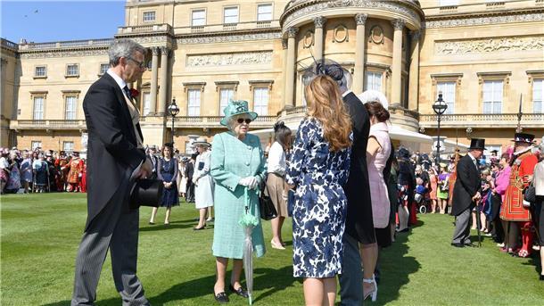 Was wird aus dem Buckingham-Palast? Die britische Königin Elizabeth II. 2018 bei einem Gartenfest im Buckingham Palast.