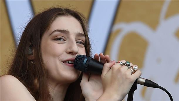 Birdy auf neuen Wegen: Weniger Herzschmerz, mehr Synthie-Pop Die britische Sängerin Birdy, die mit bürgerlichem Namen Jasmine Van Den Bogaerde heißt, tritt beim „Frequency 2017“ auf. Ihr neues Album heißt „Portraits“.