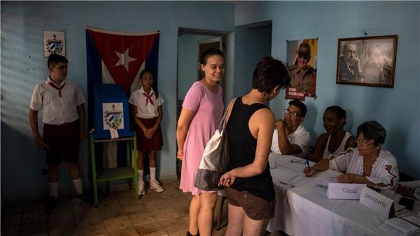 Referendum über neues Gesetz: Kuba bekommt Ehe für alle Die Bürger im sozialistischen Karibikstaat Kuba stimmen über ein neues Familiengesetz ab, das gleichgeschlechtlichen Paaren unter anderem Ehe und Adoption erlauben würde.