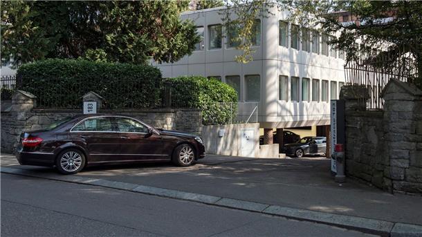 Zürich: Vier Banker wegen Konten von Putin-Freund verurteilt Die Büros der Gazprombank in Zürich.