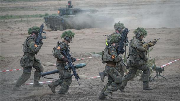 Nato beendet größtes Manöver seit 80er Jahren Die Bundeswehr beteiligte sich unter anderem mit einem Großmanöver mit dem Namen Quadriga 2024 an Steadfast Defender.