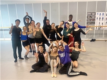 Die Compagnie des Balletts Bremerhaven probt im Ballettsaal des Stadttheaters den letzten Feinschliff für die große Première von Tschaikowskys weihnachtlichem Märchenballett "Der Nussknacker" am 11. Oktober im Großen Haus.