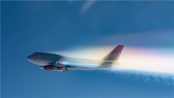 Die „Cosmic Girl“ des amerikanischen Raumfahrtunternehmens Virgin Orbit: Dem ersten Start des umgebauten Jumbojets als fliegende Startrampe für Weltraum-Satelliten von britischem Boden aus stehen keine bürokratischen Hürden mehr im Weg.