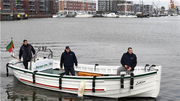 Die Crew des Wassertaxis „Lottjen“ in Bremerhaven hat sich eine Leuchtturm-Tour überlegt. Die mögliche Route hat die Crew schon erarbeitet. Wo es lang gehen könnte, liest Du im Artikel.