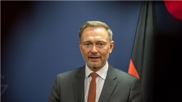 Die Debatte um ein Aussetzen der Schuldenbremse hält Bundesfinanzminister Christian Lindner (FDP) für „ökonomisch verfehlt“.