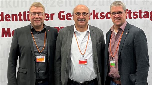 Die Delegierten aus der Wesermarsch (von links): Michael Eilers, Mustafa Dogan und Jochen Luitjens beim Gewerkschaftstag der IG Metall in Frankfurt.
