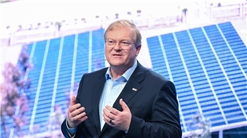 „Die demografische Entwicklung wird den Fachkräftemangel in Deutschland verschärfen“, sagt Bosch-Chef Stefan Hartung.