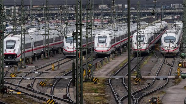 Die Deutsche Bahn plant, mehr als 40 hoch belastete Strecken im Schienennetz grundlegend zu sanieren. 