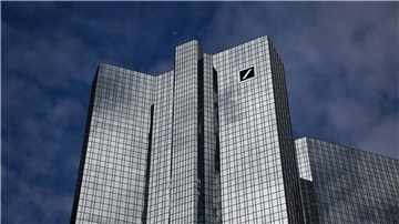 Deutsche Bank überrascht mit Rekordgewinn im Sommer Die Deutsche Bank hat im laufenden Jahr bisher gute Geschäfte gemacht. (Archivbild)