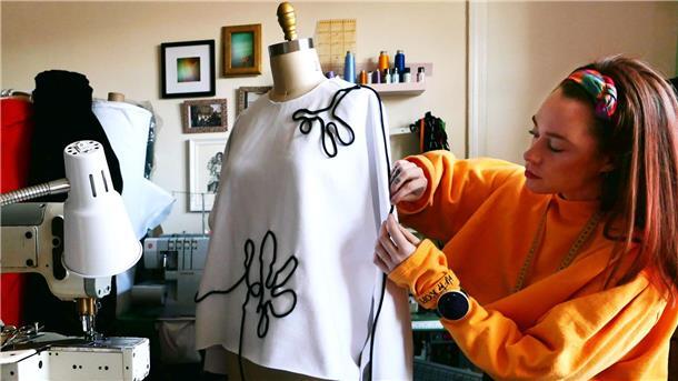 Nachhaltig und erfolgreich: Deutsche Schneiderin in New York Die deutsche Mode-Schneiderin Janina Klahold setzt bei ihren Produkten auf Nachhaltigkeit.