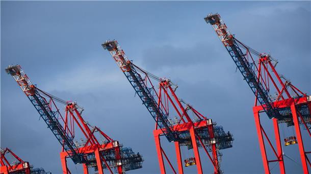 Ifo-Geschäftsklima verbessert sich dritten Monat in Folge „Die deutsche Wirtschaft stabilisiert sich auf niedrigem Niveau“, sagt Ifo-Präsident Clemens Fuest.