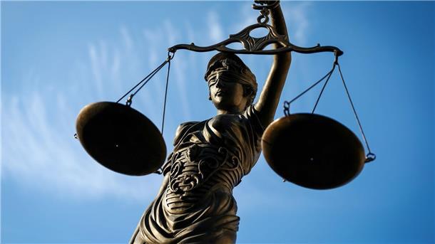 Prozesshansel werden seltener - Klageneigung stark gesunken Die Deutschen nehmen die Justiz seltener in Anspruch als früher, die Zahl der Zivilklagen ist stark gesunken.