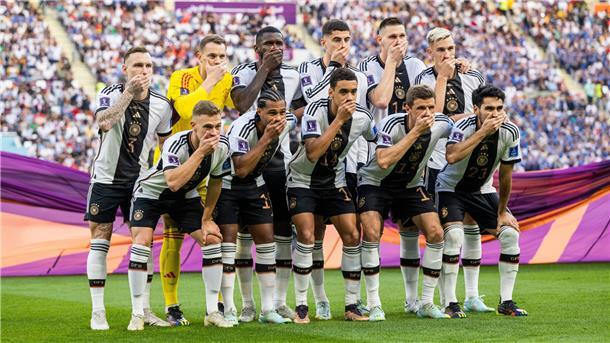 Die deutschen Spieler beim Mannschaftsfoto vor der Partie gegen Japan.