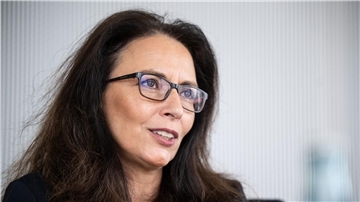 Die DGB-Vorsitzende Yasmin Fahimi fordert eine neue und verbindliche Verabredungskultur ein.