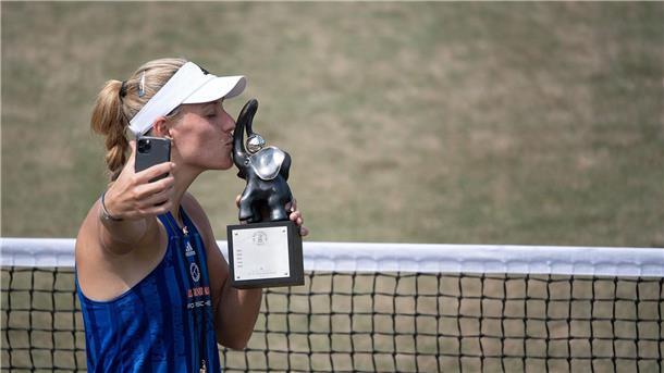 Kerber über neue Generation: „Fast kein Respekt mehr“ Die ehemalige Grand-Slam-Siegerin Kerber spricht über die nächste Generation.