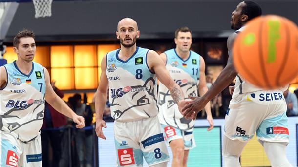 Basketballer in Aktion