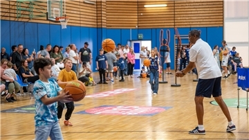 Die Eisbären richten ihren „Tag der Fans“ dieses Mal nicht im Trainingscenter in Weddewarden aus, sondern in der Stadthalle. Und zwar in Kombination mit einem Testspiel zur Saisoneröffnung. 