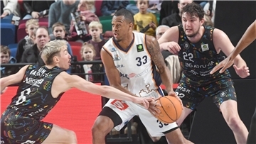 Die Eisbären um Nick Hornsby haben den Kampf um die Playoffs noch nicht aufgegeben.
