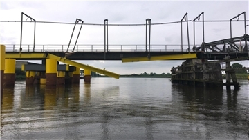 Beschädigte Eisenbahnbrücke über die Hunte bei Elsfleth