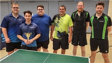 Die Elsflether Steffen Logemann, Matej Mudroncek und Dominik Felker hatten die SG TTC Kleinensiel/SV Nordenham mit Christoph Stumpe, Dennis Hollmann sowie Christoph Carstens zu Gast.