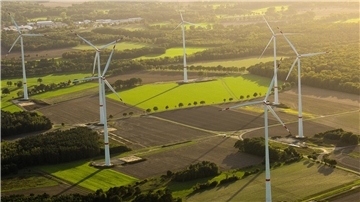 Die Energiewende im ländlichen Raum (hier: der jüngst in Betrieb genommene Windpark zwischen Wohlsdorf und Bartelsdorf): ein Themenschwerpunkt bei der Reihe „Grüne im Dialog“.