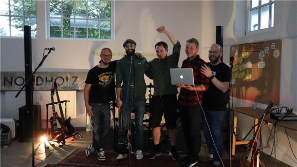 Nordholzer sind heiß auf neues Leben in altem Bahnhof Die „Epic Spaceballs“ sorgten beim Nordholz Ideenworkshop „Offener Bahnhof“ für die passenden musikalischen Vibes.