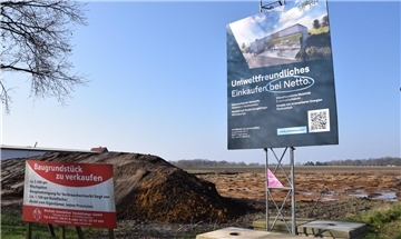 Die Erdarbeiten haben begonnen: Hier entsteht an der Ecke B 71/Parnewinkeler Dorfstraße ein Netto-Markt.