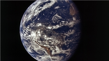Die Erde rotiert - im Zuge des Klimawandels nun langsamer. (Archivbild)
