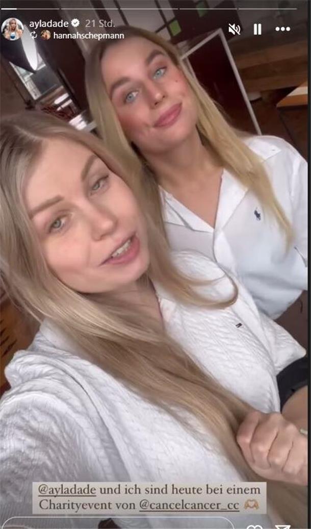 Die erfolgreiche Buchautorin Ayla Dade stammt aus Bremerhaven und war mit Sprecherin Hannah Schepmann in Berlin dabei.