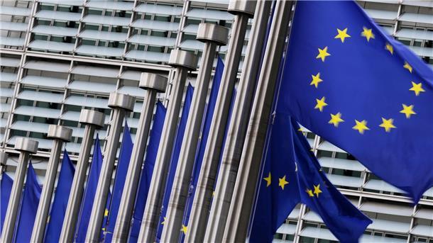 Die EU-Kommission leitet nach eigenen Angaben nun eine tiefgreifende Untersuchung gegen Deutschlands wertvollstes Unternehmen ein. (Archivbild)