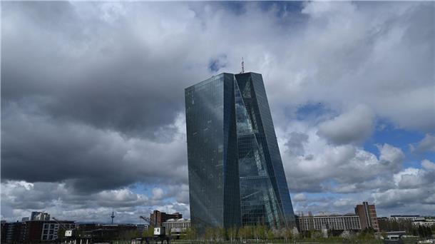 EZB drosselt Tempo der Zinserhöhungen Die Europäischen Zentralbank (EZB) Frankfurt am Main.