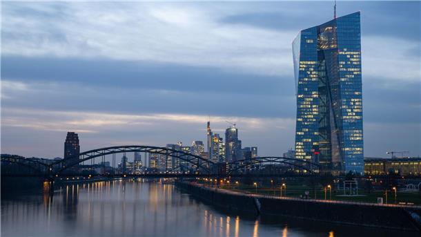 Kreditnehmer hoffen auf Zinssenkung Die EZB hält den Leitzins im Euroraum bei 4,5 Prozent.