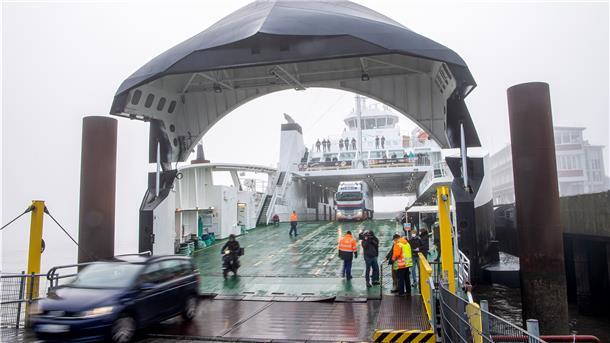 Die Fährbetreiber in Cuxhaven kämpfen mit einem zurückgehenden Geschäft und steigenden Treibstoffpreisen.