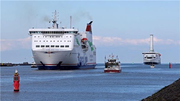 Maritimer Koordinator im Norden - Besuch nährt Hoffnungen Die Fähren von Stena Line, die zwischen Rostock und dem schwedischen Trelleborg verkehren, können auch von Zügen genutzt werden. Das macht sie bedeutsam für Militärtransporte, sagt Stena Line. (Archivbild)