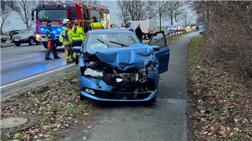 Die Fahrer beider Fahrzeuge wurden bei dem Unfall verletzt und mussten in Krankenhäuser gebracht werden.