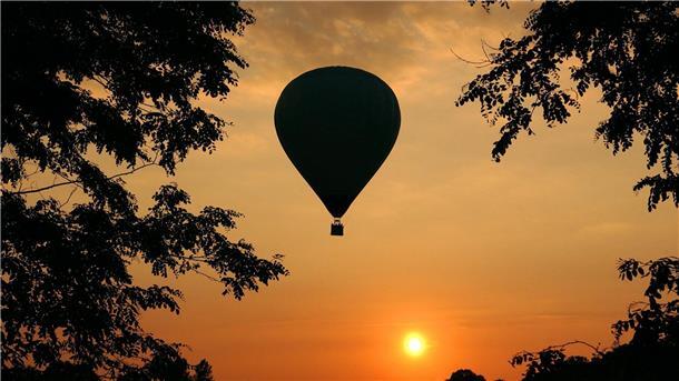Heißluftballon am Himmel